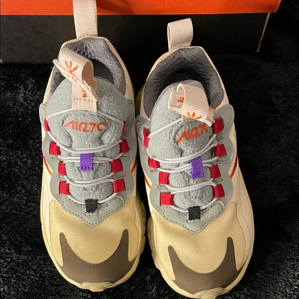 Girl’s 10.5 Air Max 270 Cactus Trails Kids Sneakers with Red and Purple Details